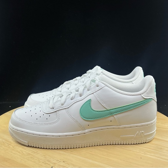 NEW Nike Air Force 1 Low White/Emerald Green DV7762 104 Women’s Sz 8.5/ Size 7Y - Picture 3 of 10
